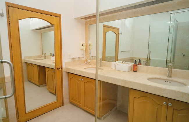 Oceanfront Condo at Voted Best Cancun Sandy Beach - Foto 14