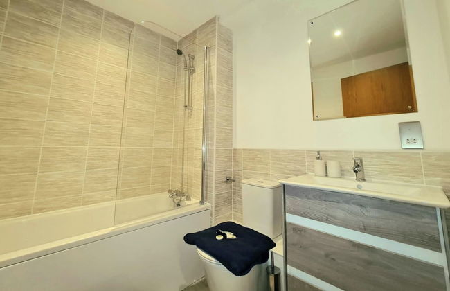 Exquisite, Cosy 2-bed Apartment in Salford - Foto 11