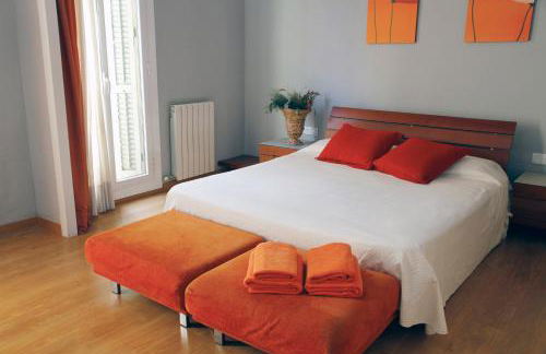 Luxury Central Apartment - Photo 9