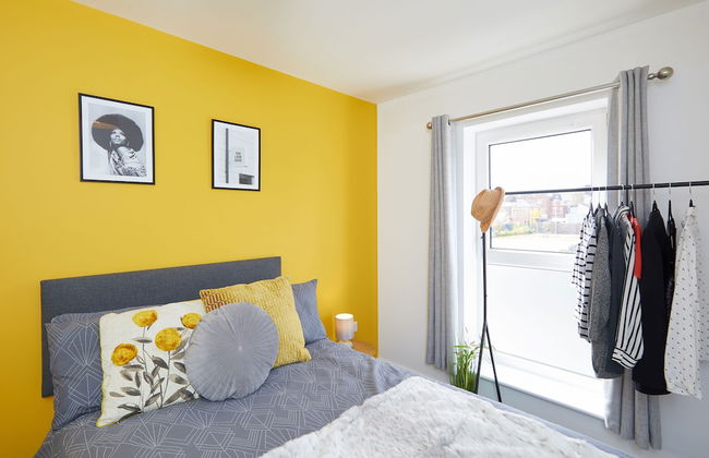 3 Bedroom Large House - Train Station - Photo 5