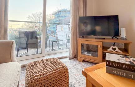 Grosvenor Court Apartment , Balcony & Parking, Hoylake by Rework Accommodation - Foto 15