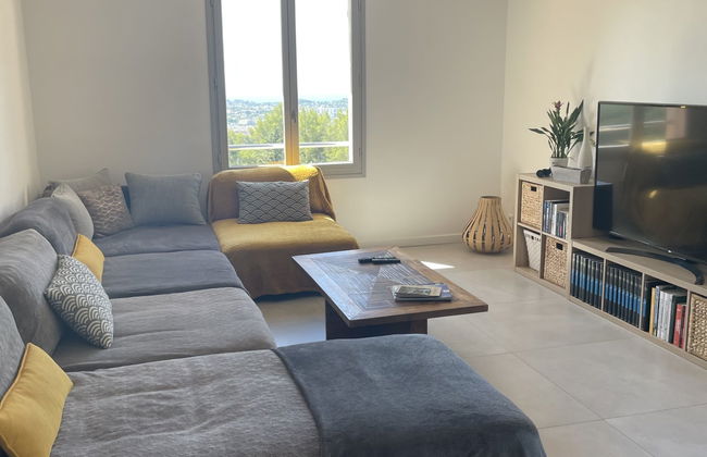 4 bedroom House in La Valette-du-Var with private pool and garden - Photo 6