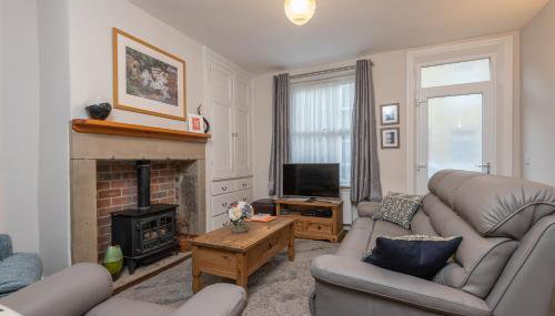 Sleeps 5 - 3 Bedrooms - walk to the square hosted Happy Valley cast - Foto 3