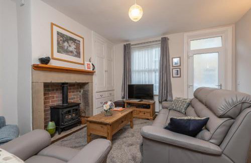 Sleeps 5 - 3 Bedrooms - walk to the square hosted Happy Valley cast - Foto 3