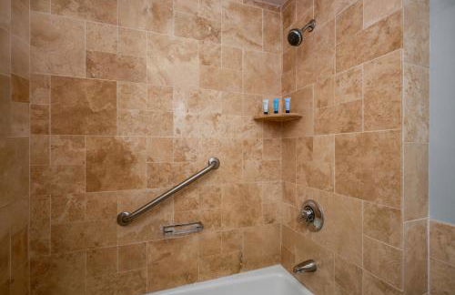 East Shore Beachfront Resort, Restaurant, Bar, AC, Spa, Pool & Gym - Foto 24