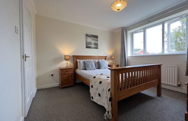 3 Bedroom Bungalow Moelfre- Private Garden,parking - Photo 6