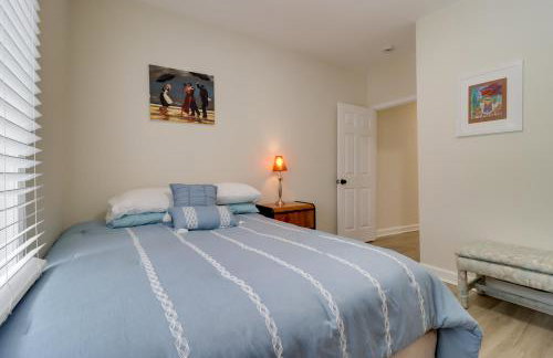 Modern Updates and Great Location! Detroit Duplex - Foto 13