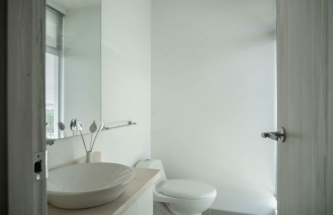 w Comfy 2BR w Ocean View and Pool in CTG - Foto 11