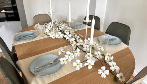 SuperHosts ZENTRUM - Parkplatz - TERRASSE - King-Bett - NETFLIX - Foto 4