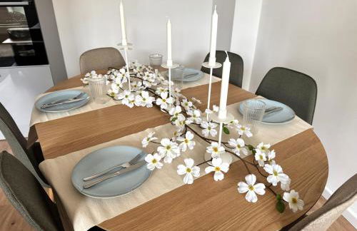 SuperHosts ZENTRUM - Parkplatz - TERRASSE - King-Bett - NETFLIX - Foto 4