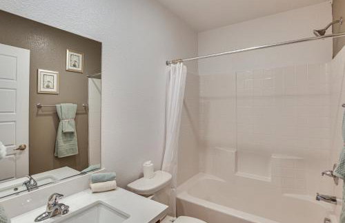 5 Mi to Vegas Strip Family Townhome Near Parks! - Foto 18