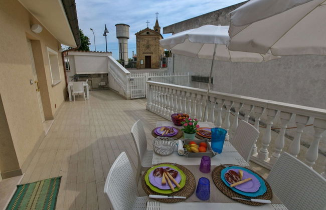 Villa with Salt Water & Heated Pool & Hot Tub near sea - Foto 72