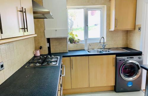 Woodingdean Contractor Pad - FREE Car & Van Parking - Foto 33