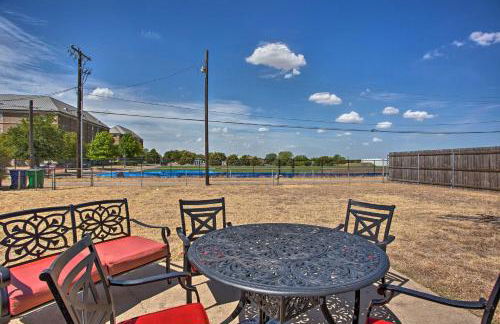 Home in Historic Waxahachie with Yard and Patio! - Foto 23