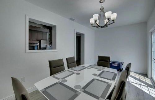 Relaxing Pool Side - Near Fairgrounds - Foto 12