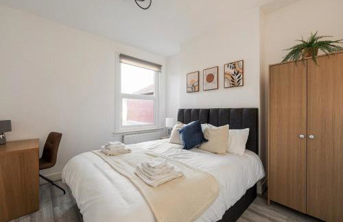 Modern 4 Bedroom House In Woodgreen - Foto 47