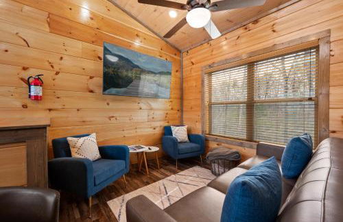 Family or couple retreat next to Downtown, Dollywood & Smoky Mountains! - Foto 4