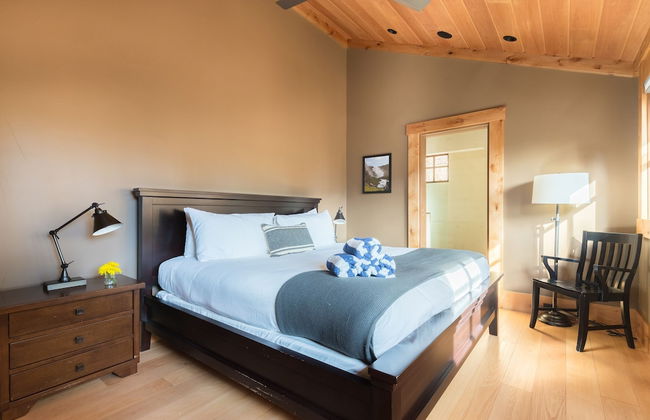 Hunter by Avantstay Riverfront Cabin w Prvt Cottage 5mins From Palisades - Photo 25