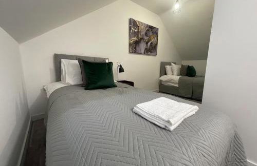 3 Bedroom New House Sleeps 5 with FREE Parking&WiFi -C - Foto 6