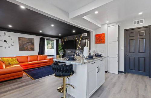 Dark House With HotTub TV in Rooms - Foto 21