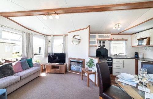 Dog Friendly Lovely Caravan by Beach Prestatyn N Wales 6 Berth Read full Host details before booking Mon in to Fri out Fri in to Mon out Mon to Mon Fri to Fri ONLY - Foto 11