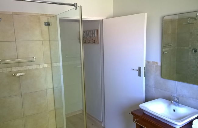 Theebos Anneline's Self Catering Apartments - Photo 19