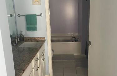 Quiet direct oceanfront 2 bed 2 bath condo w/pool - Foto 33