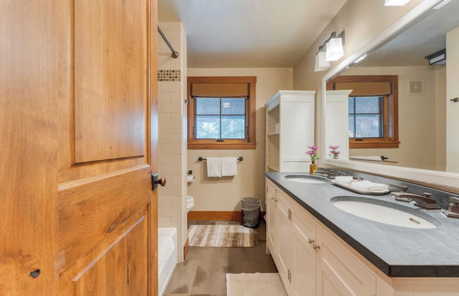 Ward Creek by Avantstay 5 Min Walk to Lake, Deck - Foto 29