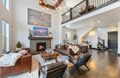 Pvt Hot Tub, Game Rm, Fire Pit, 12 Min Ski and PC - Foto 2