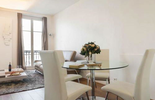 Two Bedroom Luxury Apartment - Balcony with View of Notre Dame - Foto 24