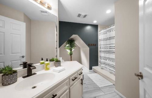 Woodlands Area Lake View Retreat - Foto 33