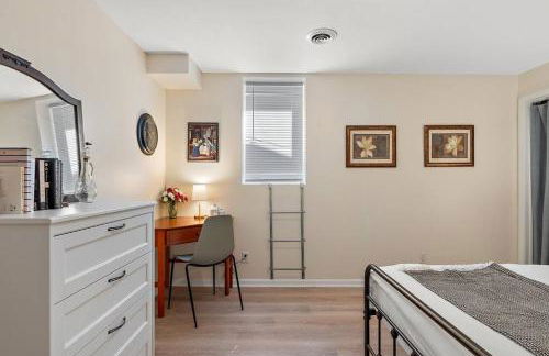 St Paul Speakeasy with King Bed - Foto 21