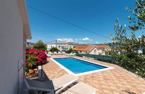 Maca Apartments & Suites with Heated pool near beach 50m - Foto 8