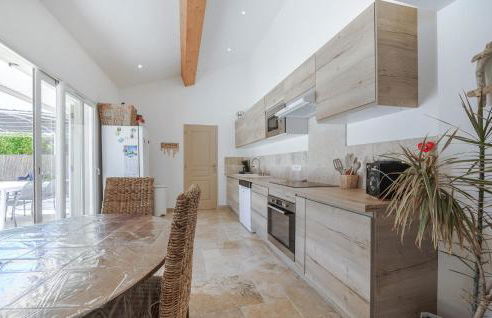 1 Bedroom Gorgeous Home In Auriol - Foto 6