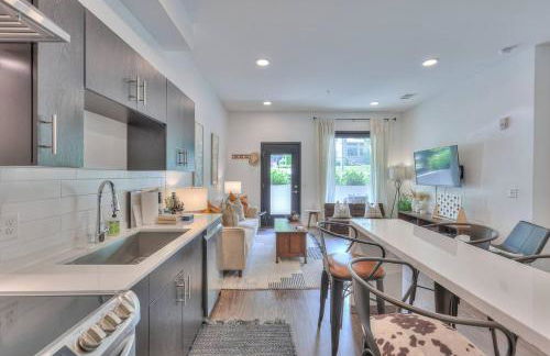 Amazing Downtown Condo w Pool Free Parking 104 - Foto 1