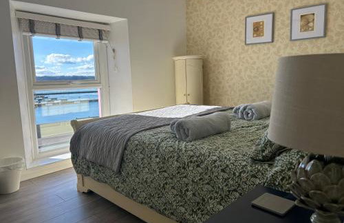 Portaferry Waterfront Townhouse with Hot Tub - Foto 19