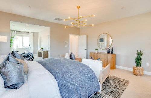 Elegant and Spacious Retreat with Yard in Woodland! - Foto 17