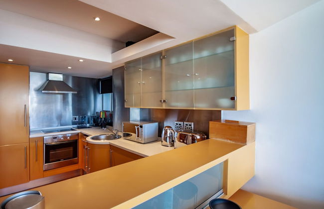 Clifton YOLO Spaces – Clifton Beachfront Executive - Photo 14