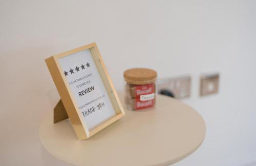 Stylish 2-Bed Apartment, City Centre Gem, 1 min walk to Train Station, Free parking - Foto 7