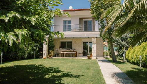 Sani Aquatic Villa with private garden - Foto 2, Garden, Garden view