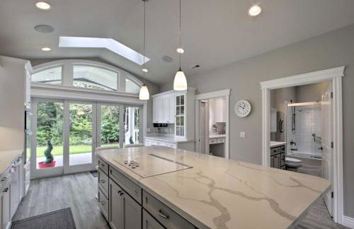 Contemporary Tacoma Cottage with Deck and Pond! - Foto 4