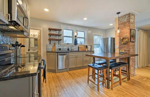 Updated Vintage Apartment Less Than half Mi to Main St - Foto 2