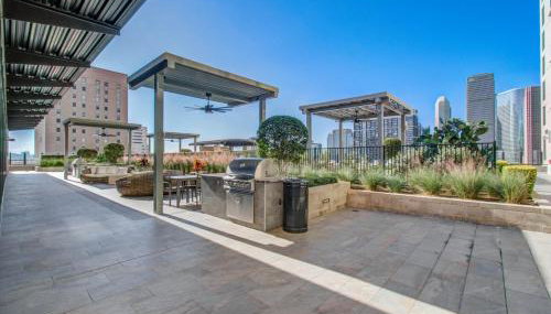 Downtown Luxury High-Rise with Panoramic Views - Foto 5