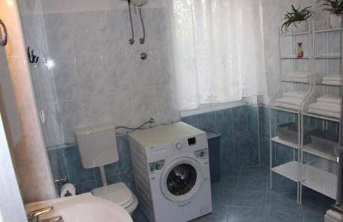 Old school apartment - Photo 17