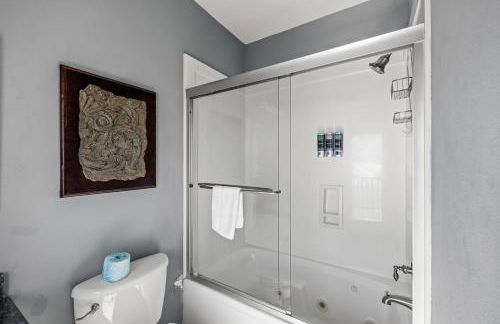 Oceanfront Galveston Beach House Steps to Sand! - Foto 27