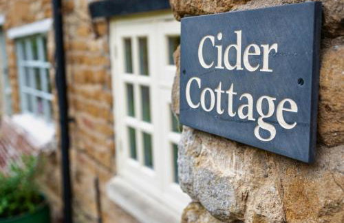 Cosy 2BD Cottage in Oxfordshire - Near Daylesford! - Photo 54