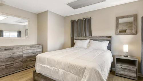 Charming Retro Property 22 - Photo 3