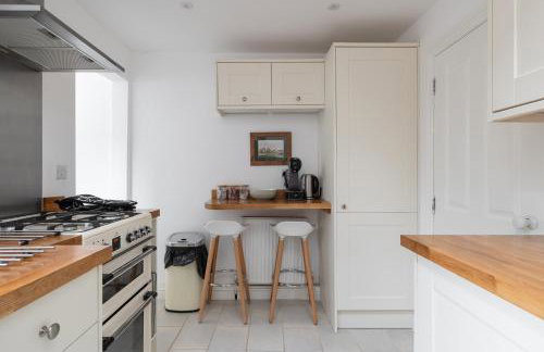Beautiful cottage style 3-bed By Valore Property Services - Foto 14