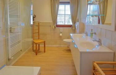 Premium Gruppenunterkunft fuer bis zu 25 Gaeste im Garten mit Badefass - Foto 10