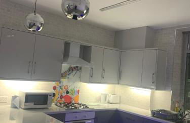 Travis House Three Luxury Modern Living free WiFi - Foto 1